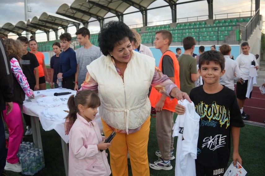 peste 300 de participanti la cross by night beactive de la cumpana fiecare copil care s a asezat la linia peste 300 de participanti la cross by night beactive de la cumpana fiecare copil care s a asezat la linia