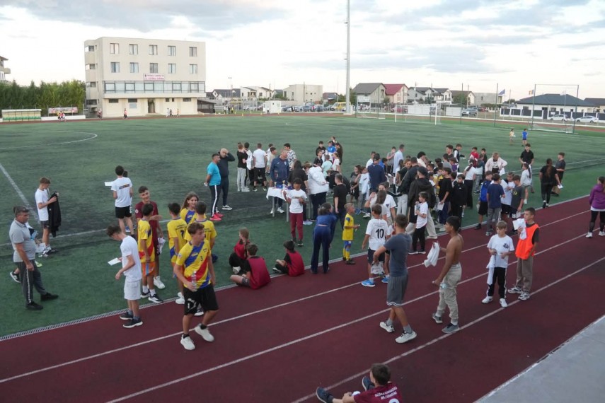 peste 300 de participanti la cross by night beactive de la cumpana fiecare copil care s a asezat la linia peste 300 de participanti la cross by night beactive de la cumpana fiecare copil care s a asezat la linia