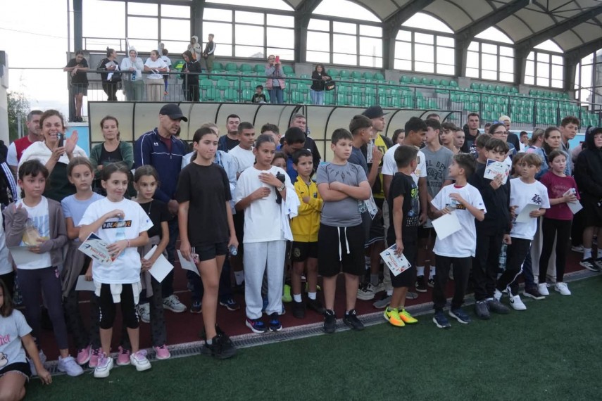 peste 300 de participanti la cross by night beactive de la cumpana fiecare copil care s a asezat la linia peste 300 de participanti la cross by night beactive de la cumpana fiecare copil care s a asezat la linia