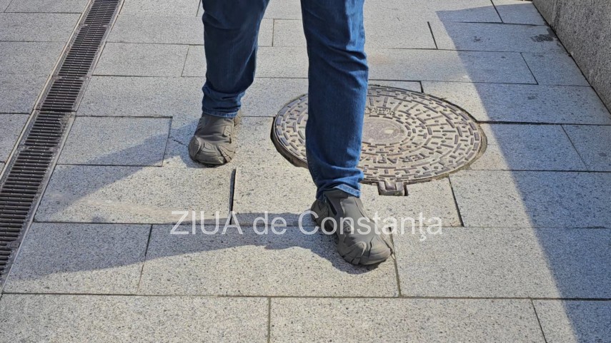 foto pavaj denivelat si mobilier urban degradat pe strada stefan cel mare din constanta pietonii nevoiti foto pavaj denivelat si mobilier urban degradat pe strada stefan cel mare din constanta pietonii nevoiti