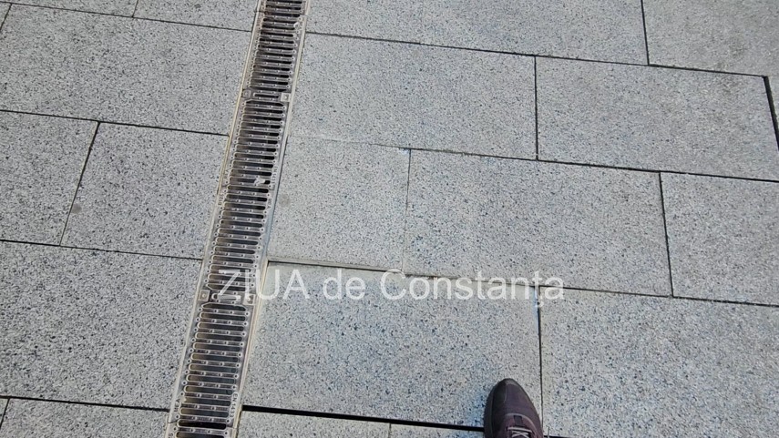 foto pavaj denivelat si mobilier urban degradat pe strada stefan cel mare din constanta pietonii nevoiti foto pavaj denivelat si mobilier urban degradat pe strada stefan cel mare din constanta pietonii nevoiti