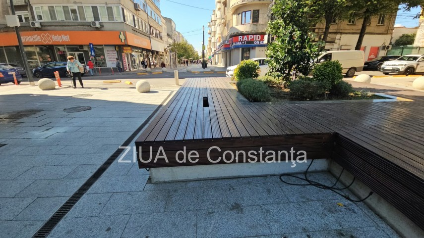 foto pavaj denivelat si mobilier urban degradat pe strada stefan cel mare din constanta pietonii nevoiti foto pavaj denivelat si mobilier urban degradat pe strada stefan cel mare din constanta pietonii nevoiti