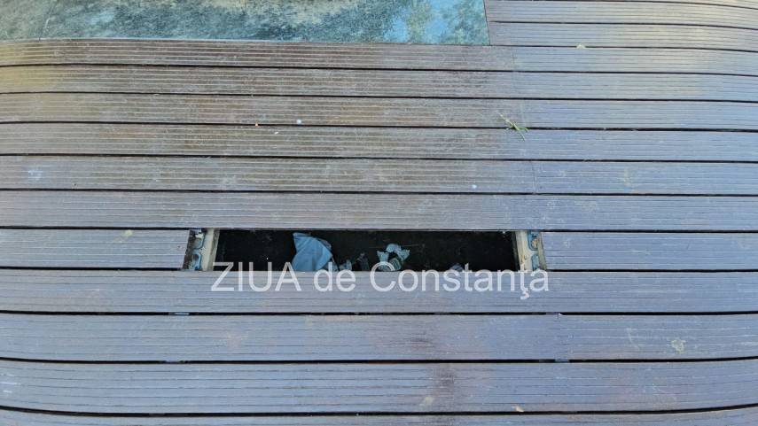 foto pavaj denivelat si mobilier urban degradat pe strada stefan cel mare din constanta pietonii nevoiti foto pavaj denivelat si mobilier urban degradat pe strada stefan cel mare din constanta pietonii nevoiti