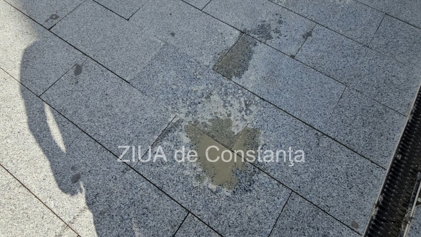 foto pavaj denivelat si mobilier urban degradat pe strada stefan cel mare din constanta pietonii nevoiti foto pavaj denivelat si mobilier urban degradat pe strada stefan cel mare din constanta pietonii nevoiti