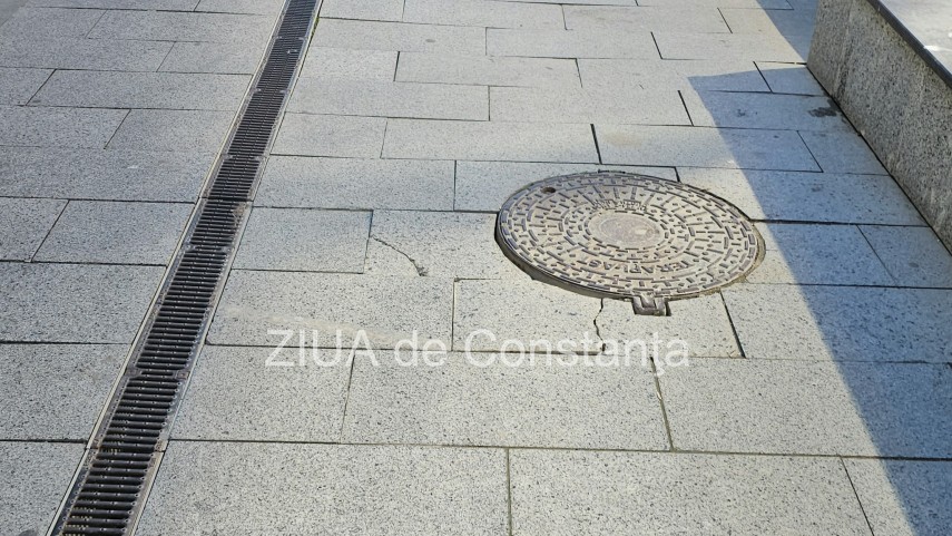 foto pavaj denivelat si mobilier urban degradat pe strada stefan cel mare din constanta pietonii nevoiti foto pavaj denivelat si mobilier urban degradat pe strada stefan cel mare din constanta pietonii nevoiti