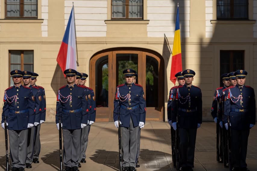 foto nicusor dan vizita oficiala la praga discutii cu presedintele petr pavel despre securitatea pe flancul foto nicusor dan vizita oficiala la praga discutii cu presedintele petr pavel despre securitatea pe flancul
