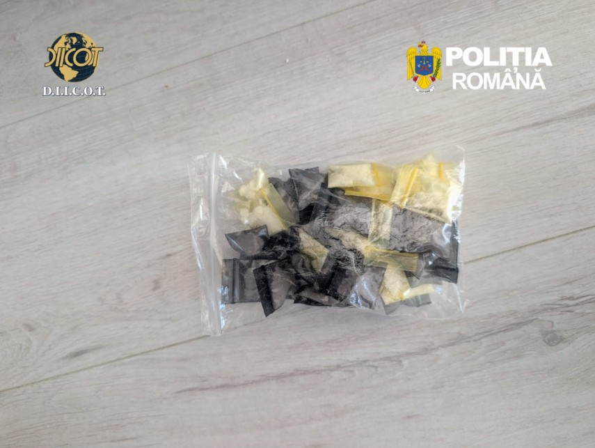 foto traficant de cocaina din iasi arestat preventiv droguri ascunse si ingropate in beci descoperite foto traficant de cocaina din iasi arestat preventiv droguri ascunse si ingropate in beci descoperite