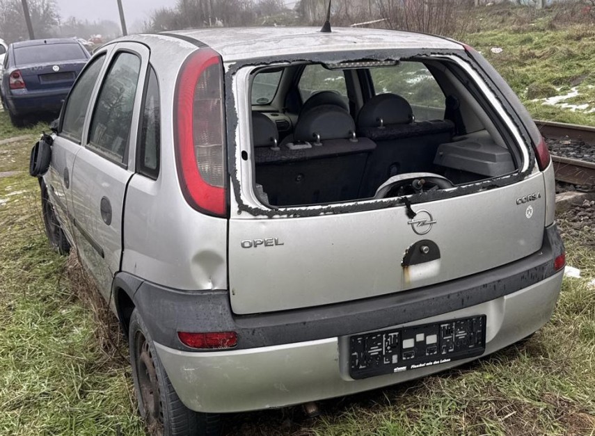 foto curatenie pe strazile din constanta peste 100 de masini abandonate si zeci de trotinete ridicate foto curatenie pe strazile din constanta peste 100 de masini abandonate si zeci de trotinete ridicate