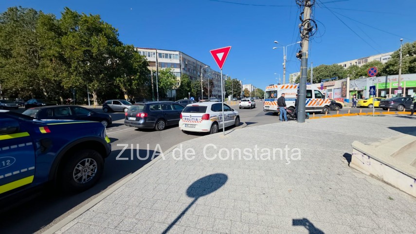 foto video accident in zona brotacei din constanta un livrator pe scuter ar fi fost lovit de o masina foto video accident in zona brotacei din constanta un livrator pe scuter ar fi fost lovit de o masina