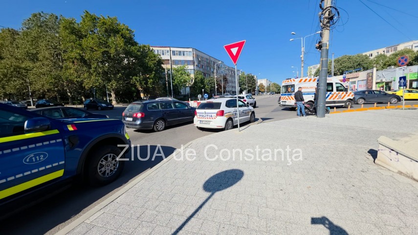 foto video accident in zona brotacei din constanta un livrator pe scuter ar fi fost lovit de o masina foto video accident in zona brotacei din constanta un livrator pe scuter ar fi fost lovit de o masina