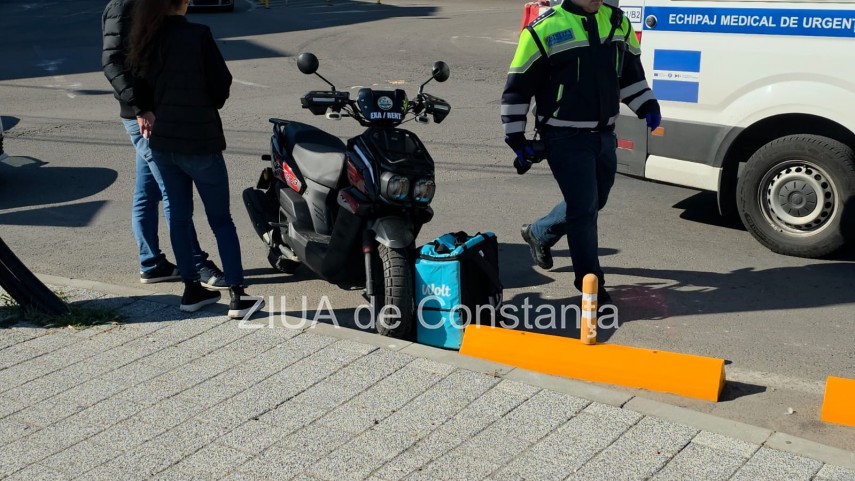 foto video accident in zona brotacei din constanta un livrator pe scuter ar fi fost lovit de o masina foto video accident in zona brotacei din constanta un livrator pe scuter ar fi fost lovit de o masina