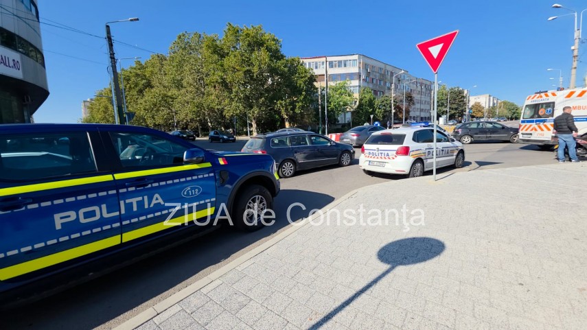 foto video accident in zona brotacei din constanta un livrator pe scuter ar fi fost lovit de o masina foto video accident in zona brotacei din constanta un livrator pe scuter ar fi fost lovit de o masina