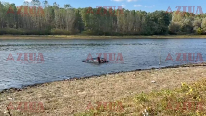 foto video autoturism scufundat in lacul bentu mare victima a fost extrasa din ape de scafandri iar masina foto video autoturism scufundat in lacul bentu mare victima a fost extrasa din ape de scafandri iar masina