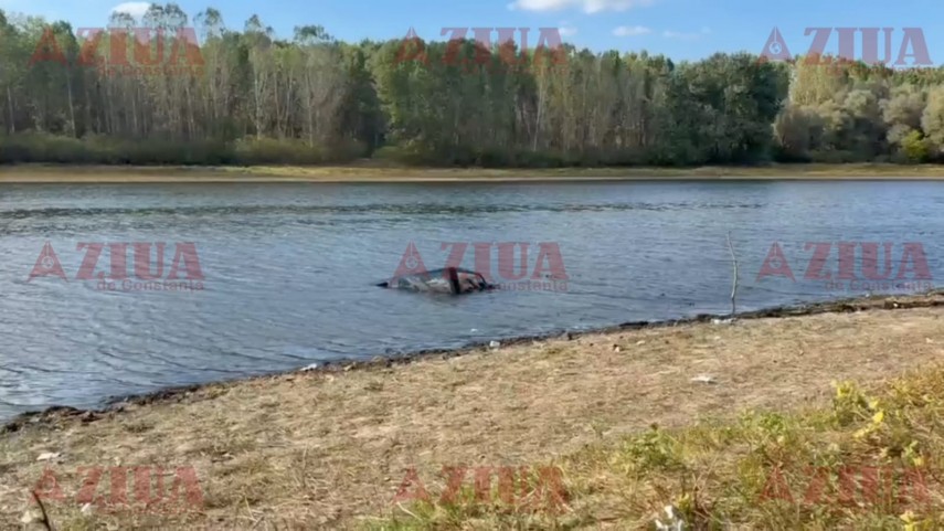 foto video autoturism scufundat in lacul bentu mare victima a fost extrasa din ape de scafandri iar masina foto video autoturism scufundat in lacul bentu mare victima a fost extrasa din ape de scafandri iar masina