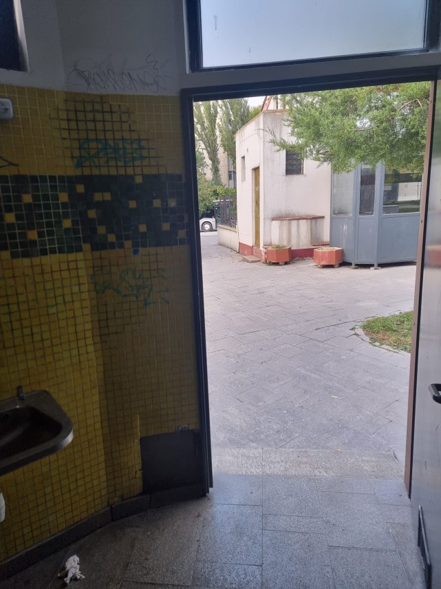 constanteanul suparat foto toaleta publica din parcul arheologic din constanta in stare deplorabila wc constanteanul suparat foto toaleta publica din parcul arheologic din constanta in stare deplorabila wc