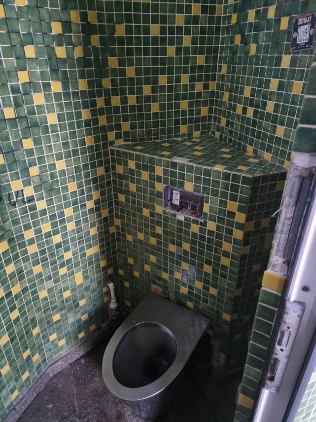 constanteanul suparat foto toaleta publica din parcul arheologic din constanta in stare deplorabila wc constanteanul suparat foto toaleta publica din parcul arheologic din constanta in stare deplorabila wc