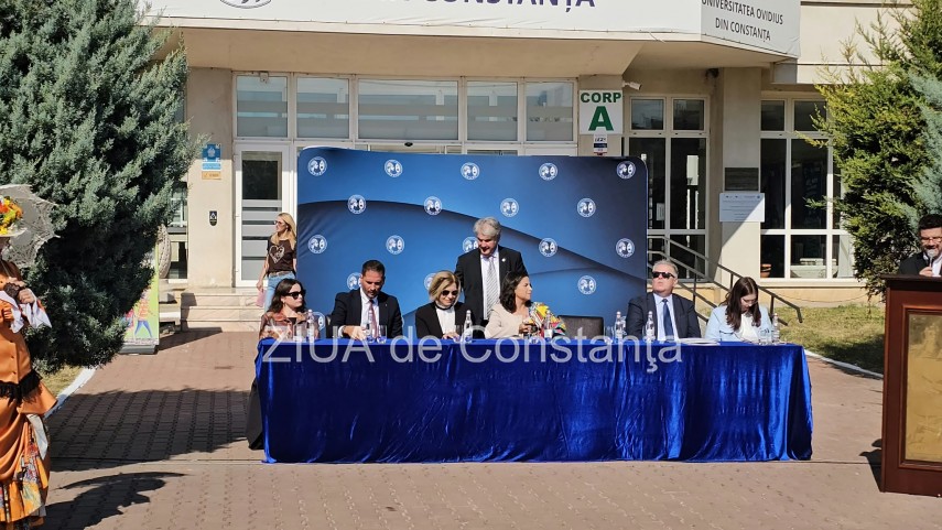 foto video universitatea ovidius din constanta isi deschide astazi noul an universitar 955130 foto video universitatea ovidius din constanta isi deschide astazi noul an universitar 955130