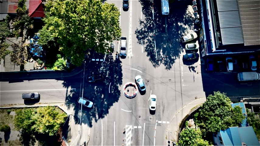 un sens giratoriu a fost amenajat pe strada cumpenei pentru imbunatatirea accesului pe strada spiru haret un sens giratoriu a fost amenajat pe strada cumpenei pentru imbunatatirea accesului pe strada spiru haret