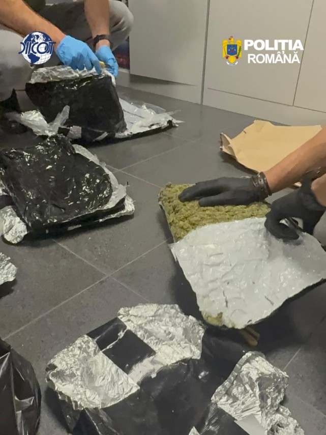 foto video tanar de 22 de ani prins in flagrant la brasov cu 6 kilograme de canabis diicot a cerut arestarea foto video tanar de 22 de ani prins in flagrant la brasov cu 6 kilograme de canabis diicot a cerut arestarea