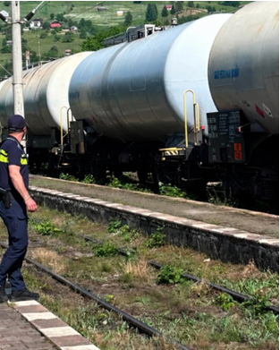 foto bilantul actiunii fuelsafe a politiei transporturi sute de trenuri verificate si amenzi de peste foto bilantul actiunii fuelsafe a politiei transporturi sute de trenuri verificate si amenzi de peste
