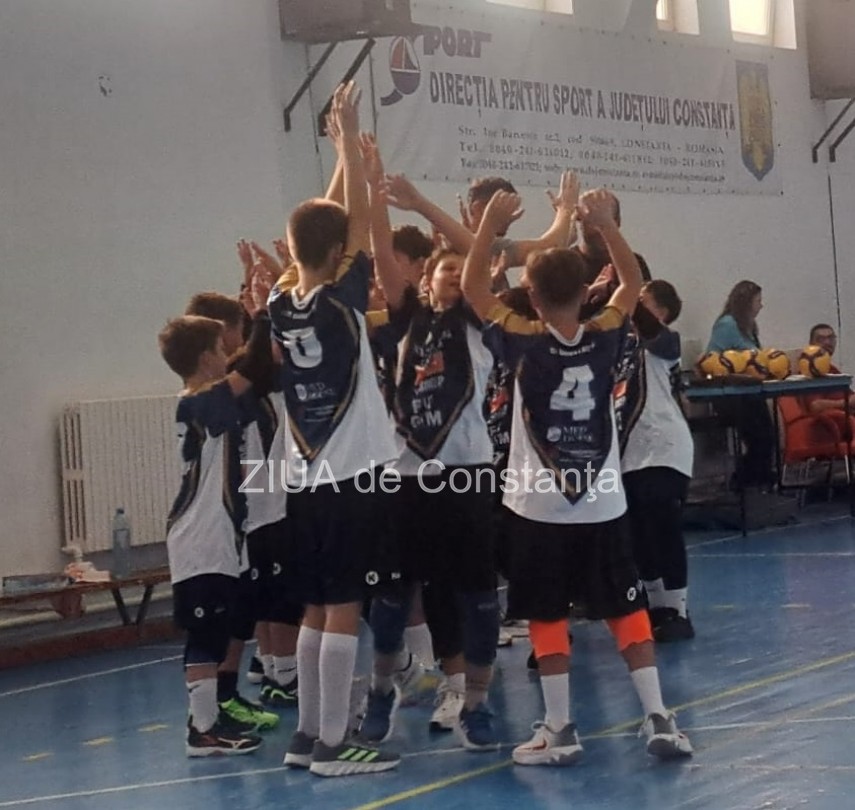 csm constanta baietii de la minivolei doua victorii la primul turneu si locul doi in clasament galerie csm constanta baietii de la minivolei doua victorii la primul turneu si locul doi in clasament galerie