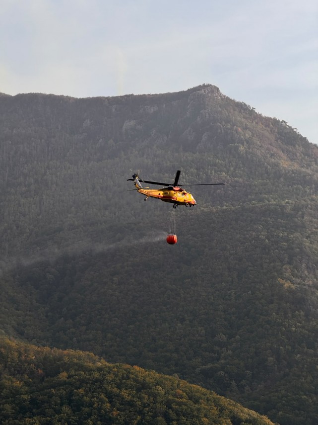 foto incendiul din parcul national domogled valea cernei continua sa mobilizeze peste 130 de forte de foto incendiul din parcul national domogled valea cernei continua sa mobilizeze peste 130 de forte de