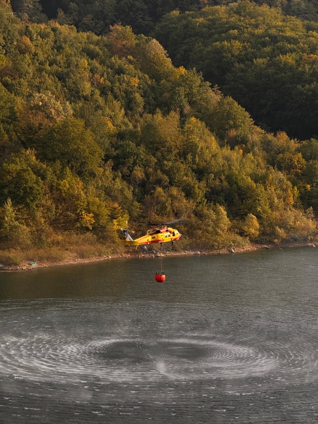 foto incendiul din parcul national domogled valea cernei continua sa mobilizeze peste 130 de forte de foto incendiul din parcul national domogled valea cernei continua sa mobilizeze peste 130 de forte de