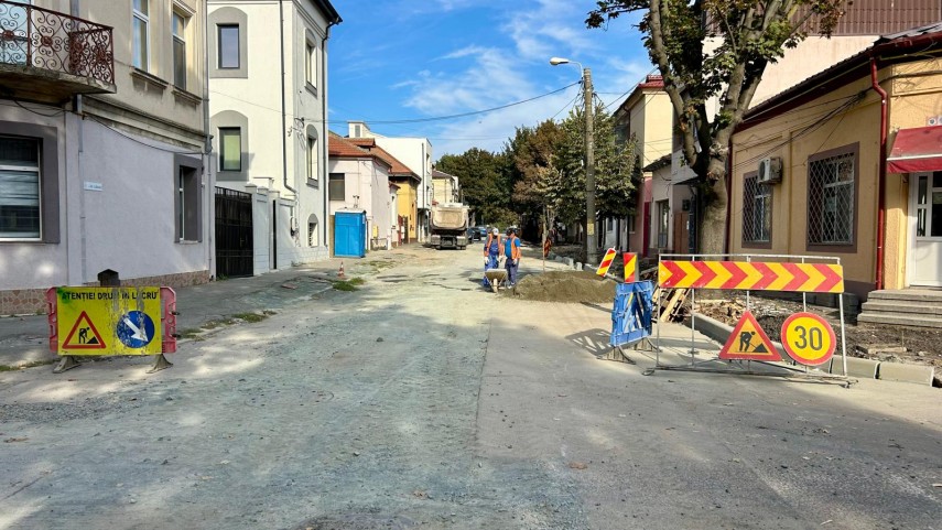 continua lucrarile de reabilitare a carosabilului pe strada ion lahovari traficul va fi restrictionat continua lucrarile de reabilitare a carosabilului pe strada ion lahovari traficul va fi restrictionat