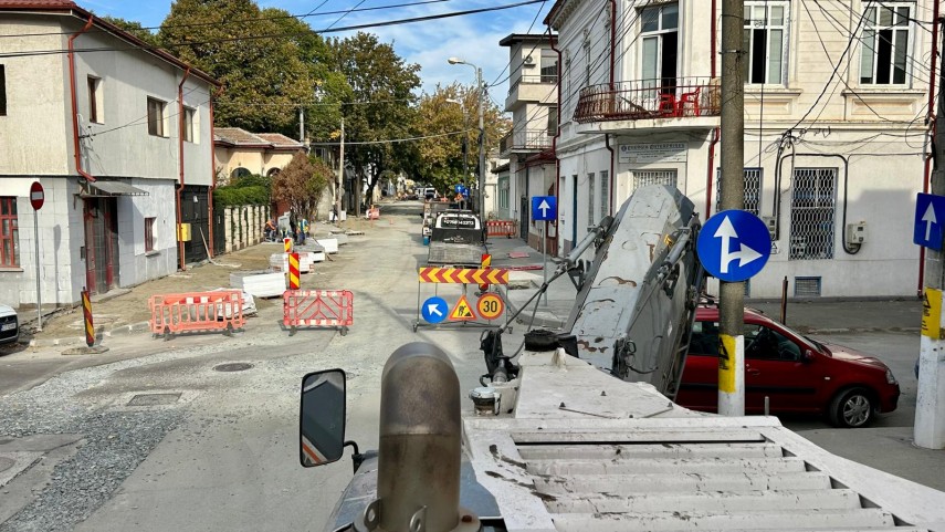 continua lucrarile de reabilitare a carosabilului pe strada ion lahovari traficul va fi restrictionat continua lucrarile de reabilitare a carosabilului pe strada ion lahovari traficul va fi restrictionat