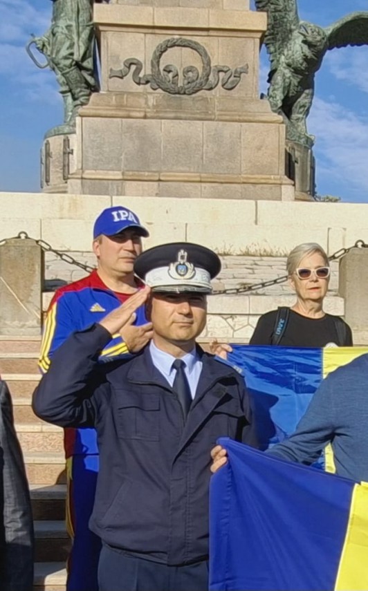 foto drapelul veteranilor purtat prin romania stafeta a ajuns miercuri la tulcea 955882 foto drapelul veteranilor purtat prin romania stafeta a ajuns miercuri la tulcea 955882