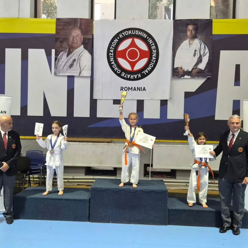 luptatorii de la oyama karate constanta pe podium la dacia fighting cup galerie foto 955931 luptatorii de la oyama karate constanta pe podium la dacia fighting cup galerie foto 955931
