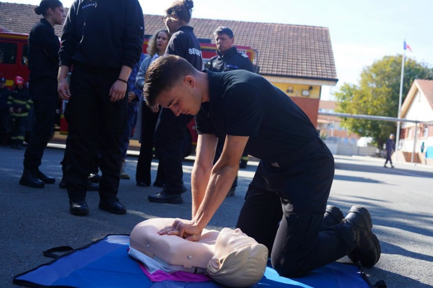 foto elevi militari romani si francezi impreuna la constanta in cadrul programului erasmus cum s a incheiat foto elevi militari romani si francezi impreuna la constanta in cadrul programului erasmus cum s a incheiat