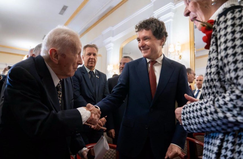 foto presedintele nicusor dan am fost onorat sa particip la evenimentul dedicat centenarului partidului foto presedintele nicusor dan am fost onorat sa particip la evenimentul dedicat centenarului partidului