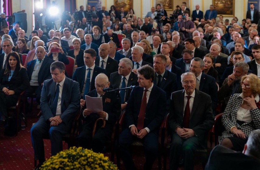 foto presedintele nicusor dan am fost onorat sa particip la evenimentul dedicat centenarului partidului foto presedintele nicusor dan am fost onorat sa particip la evenimentul dedicat centenarului partidului