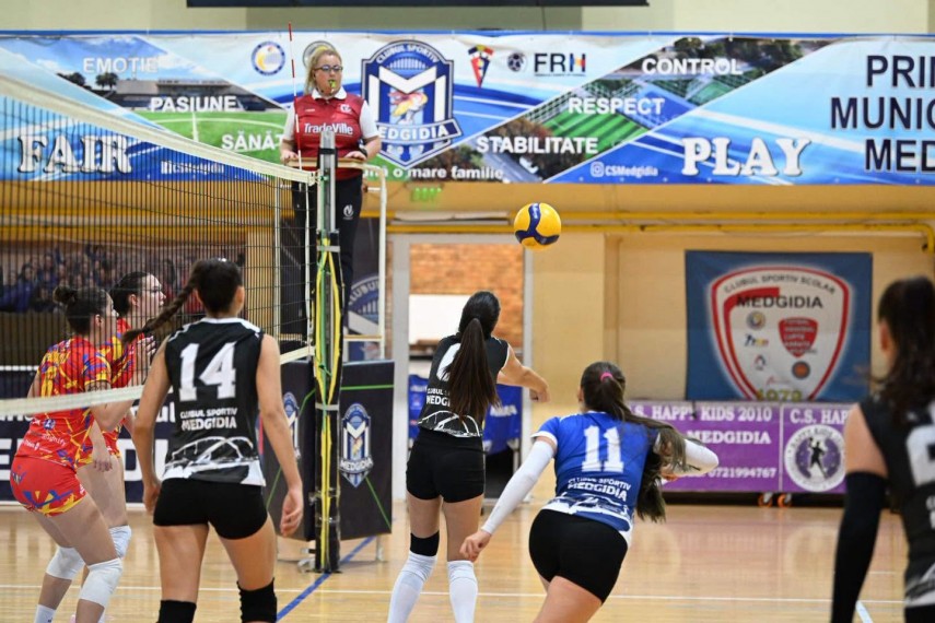 volei cs medgidia a doua victorie in divizia a2 si locul intai in clasament galerie foto 956191 volei cs medgidia a doua victorie in divizia a2 si locul intai in clasament galerie foto 956191