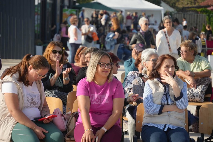 foto festivalul sarmalutelor de la cumpana continua cu muzica dansuri si preparate traditionale astazi foto festivalul sarmalutelor de la cumpana continua cu muzica dansuri si preparate traditionale astazi