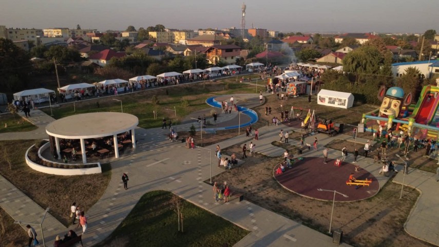 foto festivalul sarmalutelor de la cumpana continua cu muzica dansuri si preparate traditionale astazi foto festivalul sarmalutelor de la cumpana continua cu muzica dansuri si preparate traditionale astazi