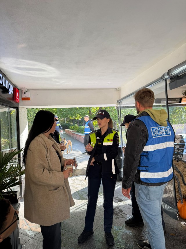 foto politia romana intensifica actiunile in scoli peste 2 300 de activitati de prevenire intr o singura foto politia romana intensifica actiunile in scoli peste 2 300 de activitati de prevenire intr o singura