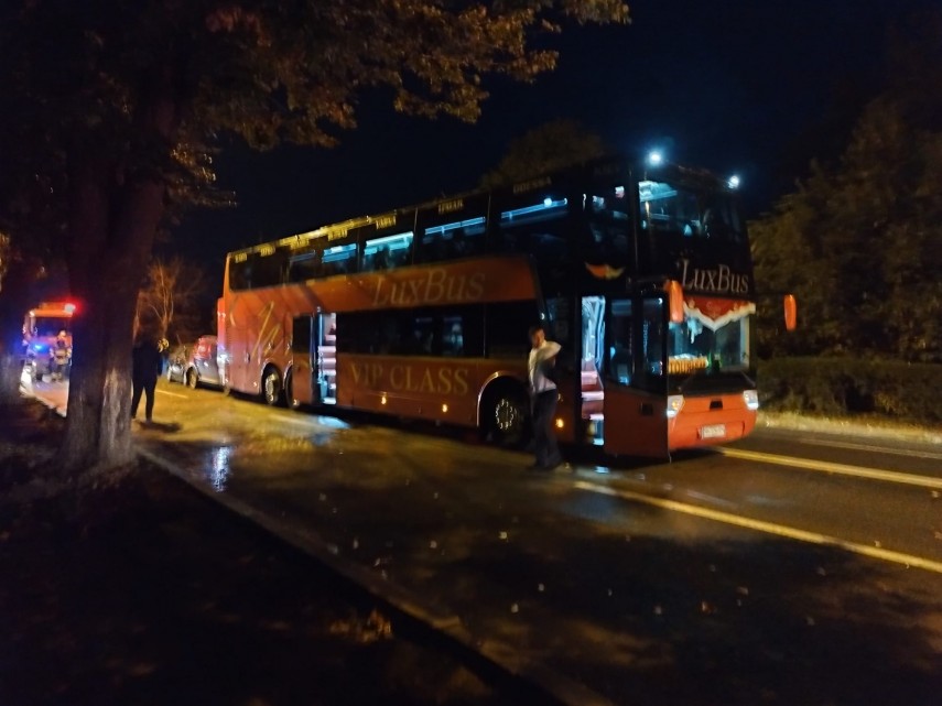 foto video accident rutier la eforie sud judetul constanta doua autoturisme si un autocarm implicate foto video accident rutier la eforie sud judetul constanta doua autoturisme si un autocarm implicate