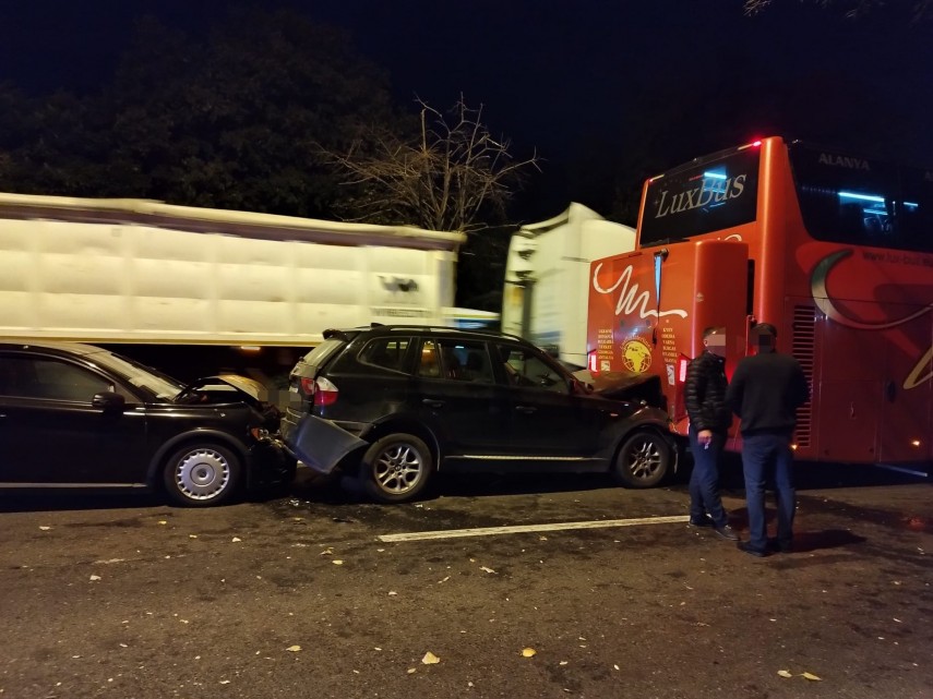 foto video accident rutier la eforie sud judetul constanta doua autoturisme si un autocarm implicate foto video accident rutier la eforie sud judetul constanta doua autoturisme si un autocarm implicate