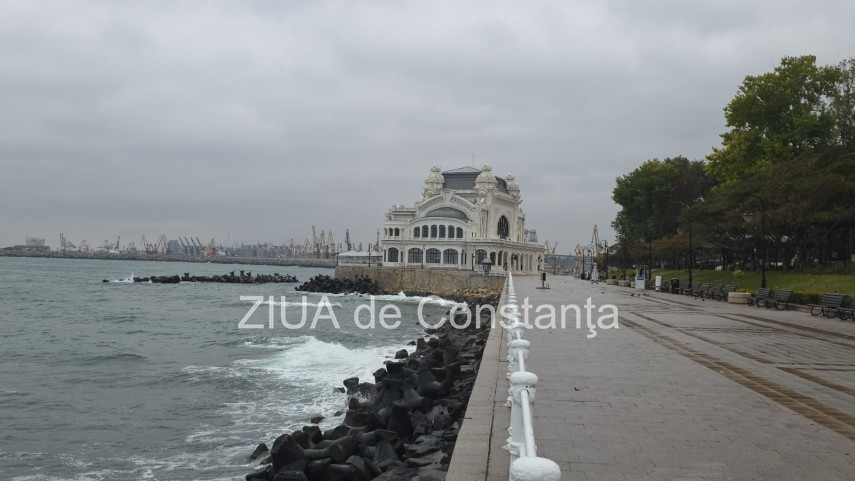 foto video spectacol al naturii pe litoral valuri mari pe faleza cazinoului din constanta 956469 foto video spectacol al naturii pe litoral valuri mari pe faleza cazinoului din constanta 956469