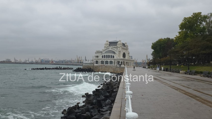foto video spectacol al naturii pe litoral valuri mari pe faleza cazinoului din constanta 956469 foto video spectacol al naturii pe litoral valuri mari pe faleza cazinoului din constanta 956469