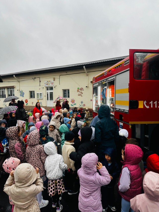 foto peste 1000 de elevi au participat la activiutatile organizate de isu dobrogea cu ocazia zilei de foto peste 1000 de elevi au participat la activiutatile organizate de isu dobrogea cu ocazia zilei de