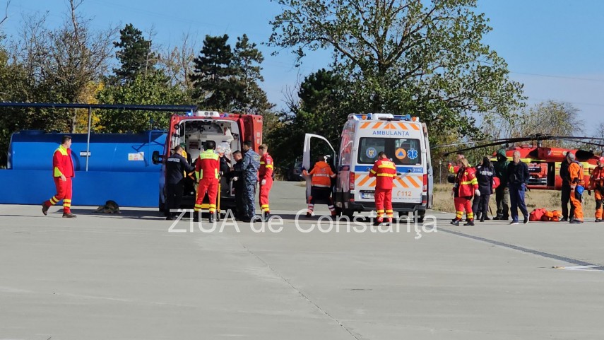 foto video marinarii salvati de pe nava wine trader adusi cu elicopterul la constanta 956756 foto video marinarii salvati de pe nava wine trader adusi cu elicopterul la constanta 956756