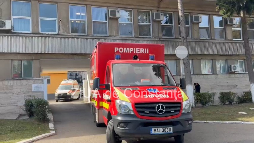 video cei cinci marinari salvati de pe nava wine trader au fost adusi la spitalul judetean constanta video cei cinci marinari salvati de pe nava wine trader au fost adusi la spitalul judetean constanta