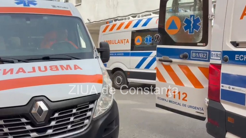 video cei cinci marinari salvati de pe nava wine trader au fost adusi la spitalul judetean constanta video cei cinci marinari salvati de pe nava wine trader au fost adusi la spitalul judetean constanta