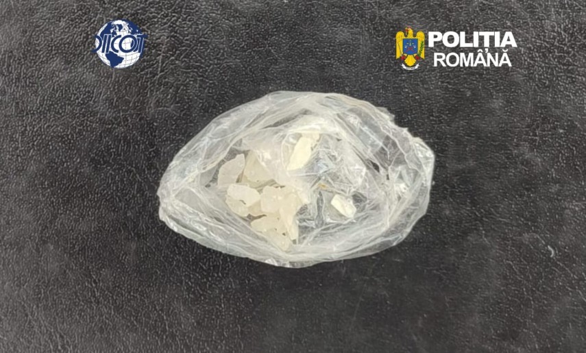 foto video droguri prin curier si substante de mare risc pe raza judetului alba cinci suspecti retinuti foto video droguri prin curier si substante de mare risc pe raza judetului alba cinci suspecti retinuti