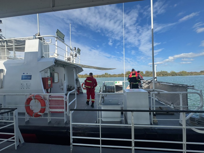 foto video noi forte mobilizate in operatiunea din marea neagra salupa multirol a isu tulcea in portul foto video noi forte mobilizate in operatiunea din marea neagra salupa multirol a isu tulcea in portul