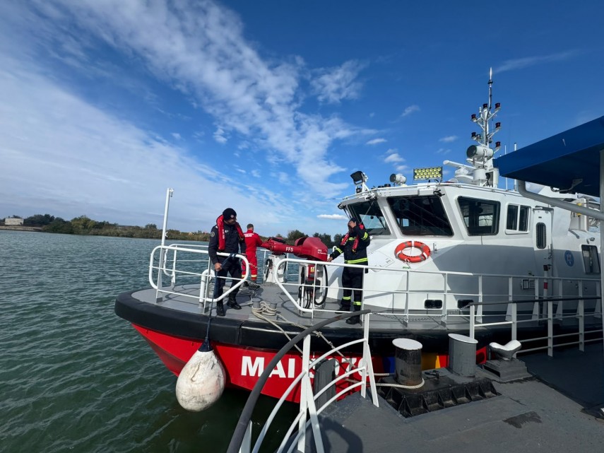 foto video noi forte mobilizate in operatiunea din marea neagra salupa multirol a isu tulcea in portul foto video noi forte mobilizate in operatiunea din marea neagra salupa multirol a isu tulcea in portul