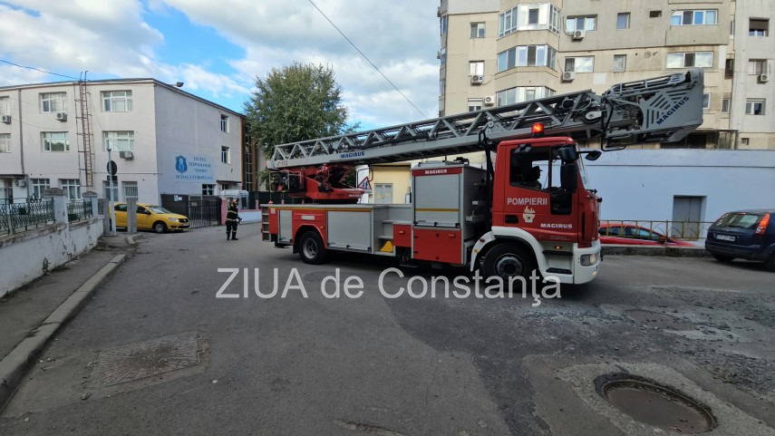 incendiu pe bulevardul tomis din constanta pompierii isu dobrogea intervin cu autospeciale de stingere incendiu pe bulevardul tomis din constanta pompierii isu dobrogea intervin cu autospeciale de stingere